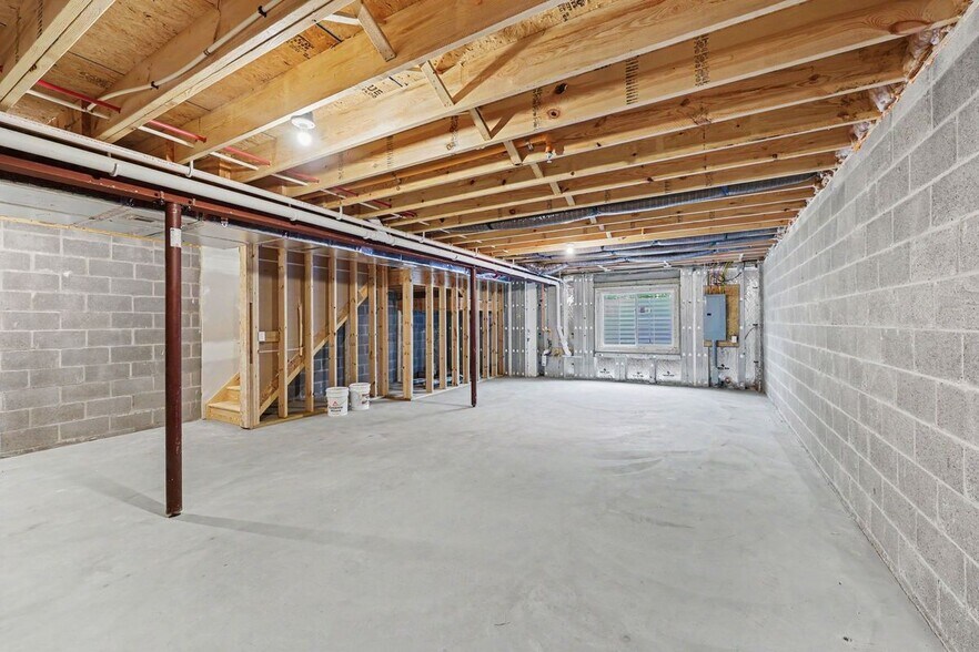 Building Photo - 104 Madison dr