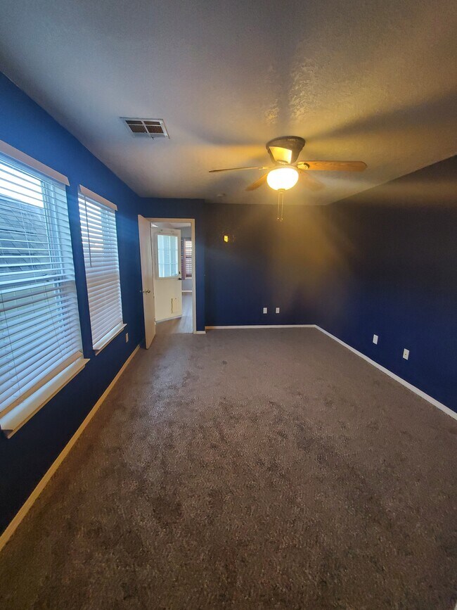 Building Photo - 9200 Checkerbloom Dr