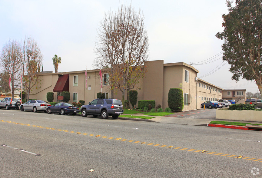 Amber Court Apartments - Amber Court