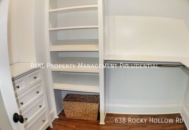Building Photo - 638 Rocky Hollow Rd