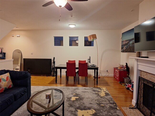 Building Photo - 5207 Cornish St