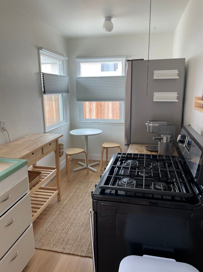 Building Photo - 521 Arcade Dr