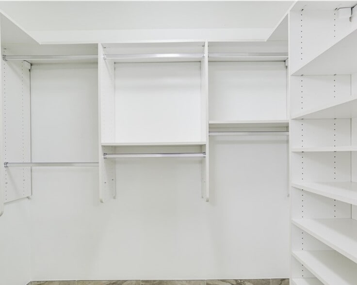 Closet - 200 W Sahara Ave