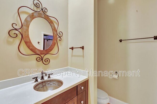 Building Photo - 1392 Eden Rd