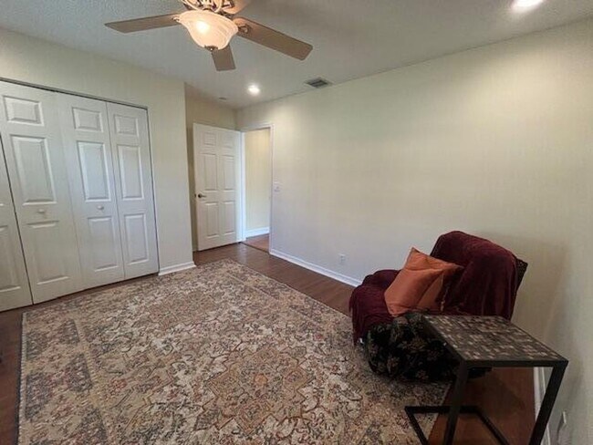 Building Photo - 6084 Petunia Rd