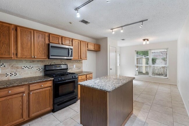 Building Photo - 18 W Stony Bridge Ct