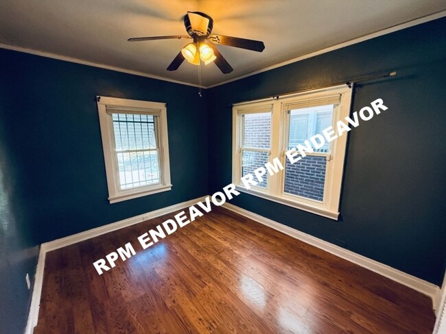 Building Photo - Move-In Ready 2-Bedroom Home with Fenced Yard in Quiet Neighborhood