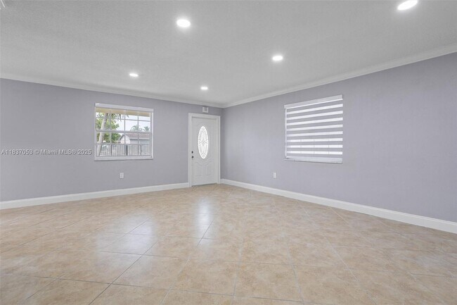 Building Photo - 3240 SW 69th Ave