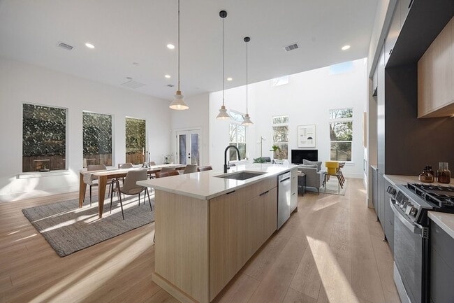 Building Photo - 3513 Castor St