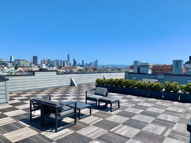 Building Photo - HIP 2BR/2BA Inner Mission Top Floor Boutiq...