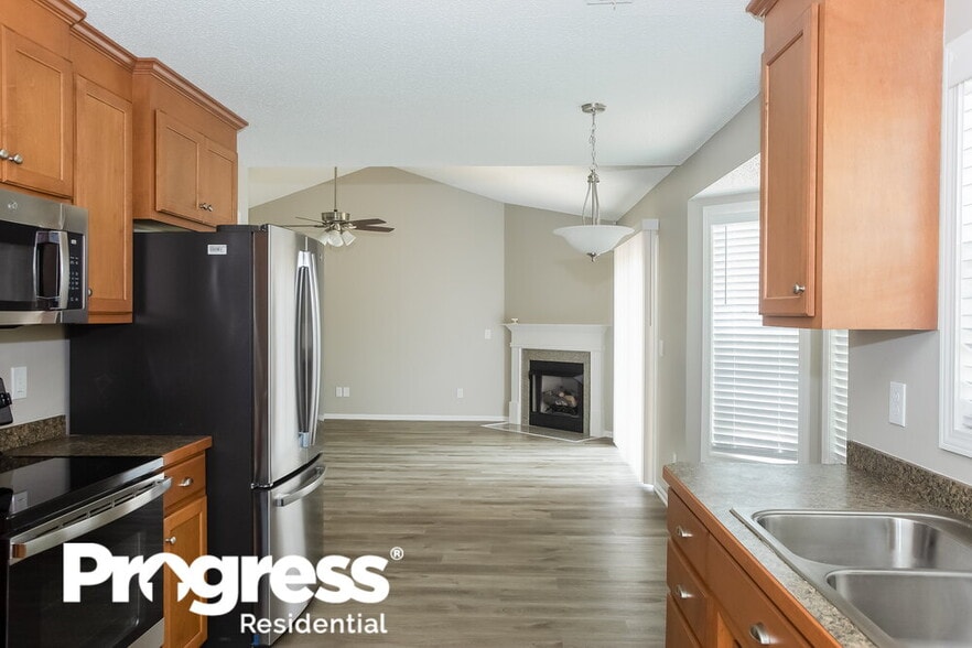 Building Photo - 1004 Ayrshire Ln