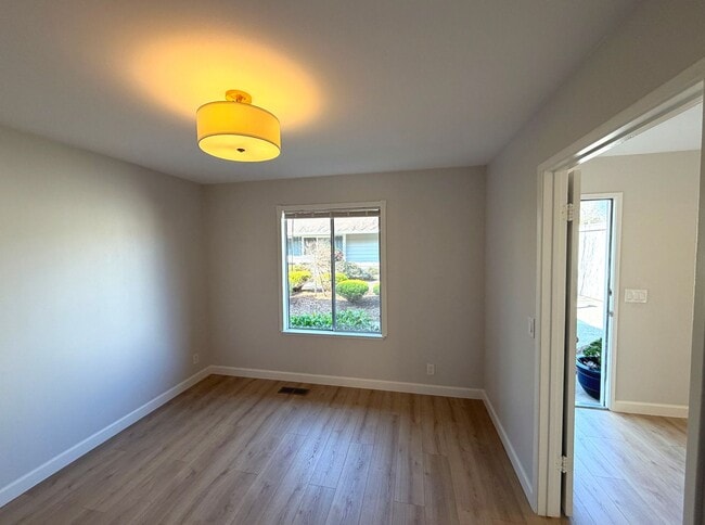 Building Photo - REMODELED LARGE 1600sf 4BR/2BA 3PK ?Miramonte Gardens AVAIL NOW