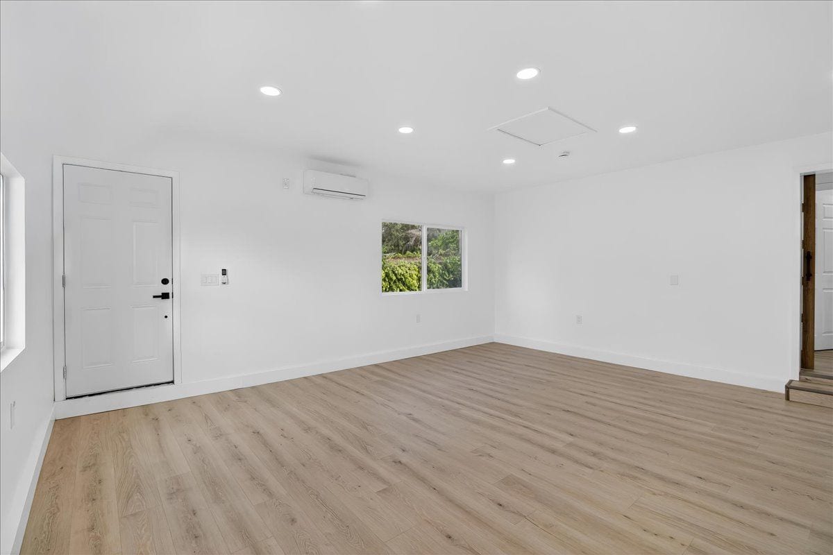 Building Photo - 2101 E 63rd St