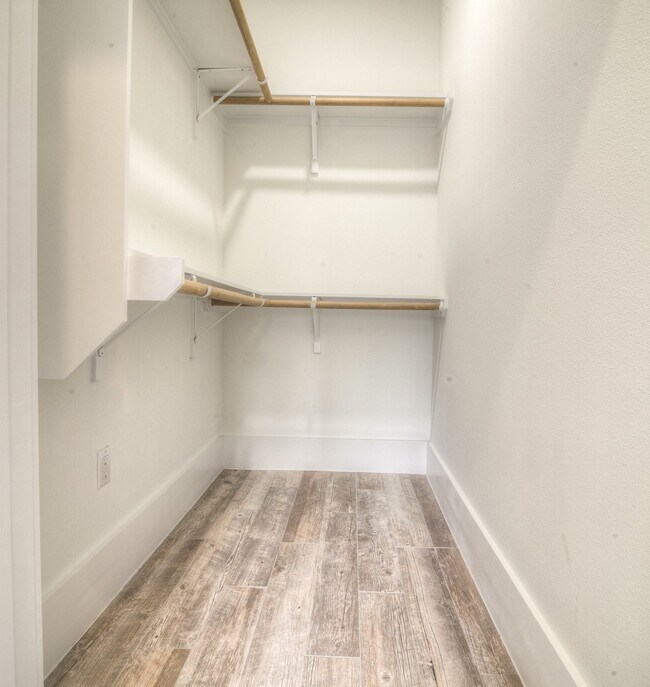 Building Photo - 3109 Walling Dr