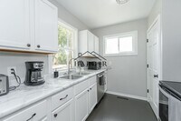 Building Photo - Furnished SE Rochester Home Available Now!