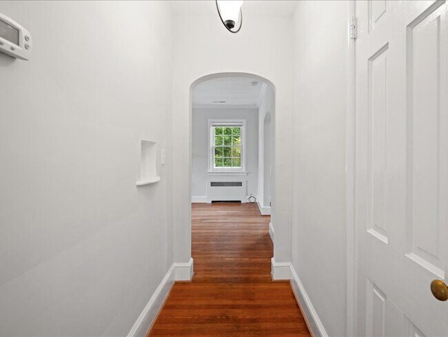 Building Photo - 4416 Bromley Ln