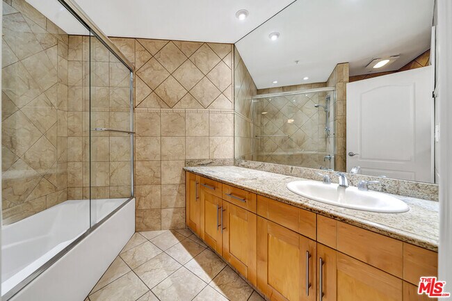 Building Photo - 4477 Woodman Ave