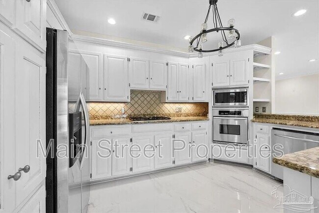 Building Photo - 4700 Bohemia Dr