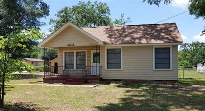 Building Photo - 2202 County Rd 1125