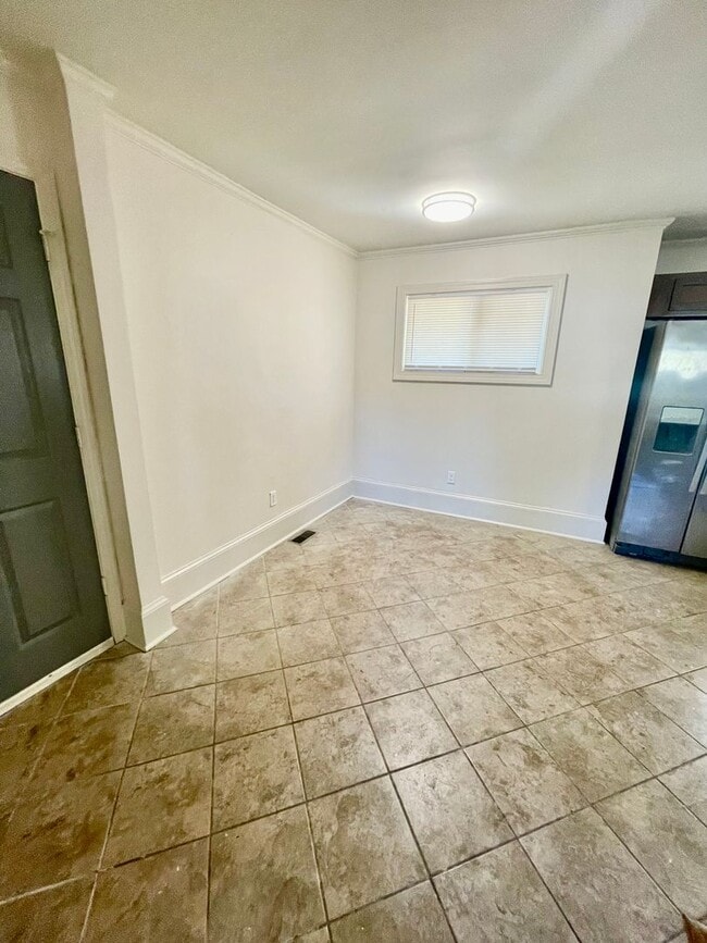 Building Photo - Ranch Style 3 Bedroom 2 Bath and 2 car gar...
