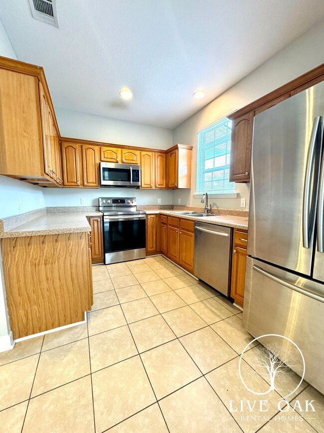 Building Photo - 125 Governors Blvd