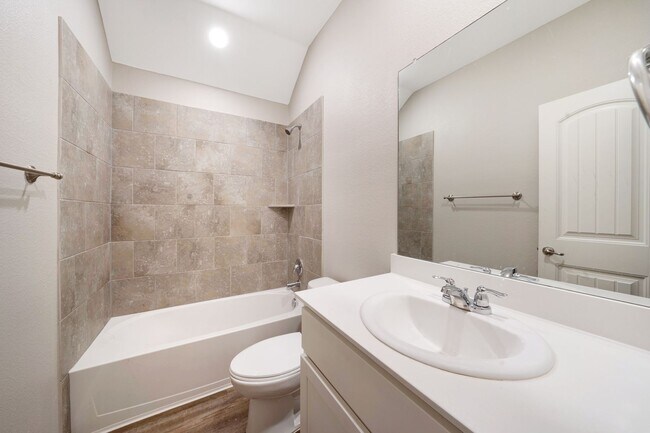 Building Photo - 2920 Colorado Dr