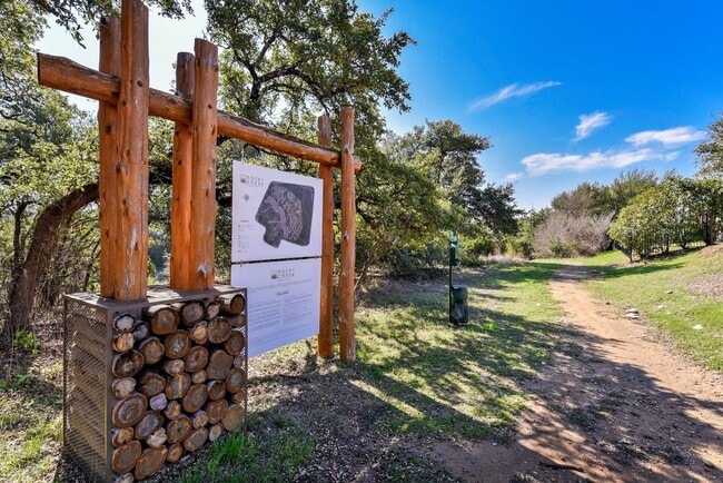 Building Photo - Fully Furnished Modern Home in Rocky Creek!