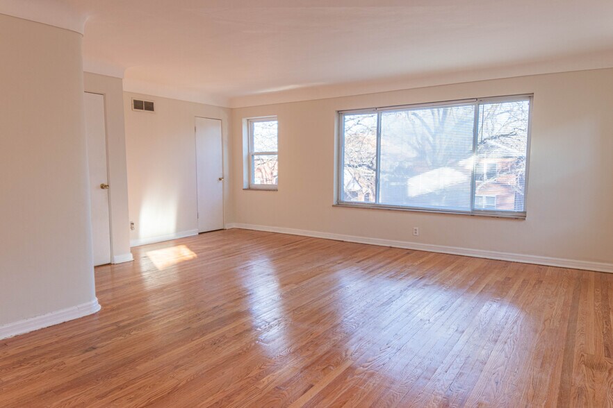 Building Photo - 7270 Dartmouth Ave