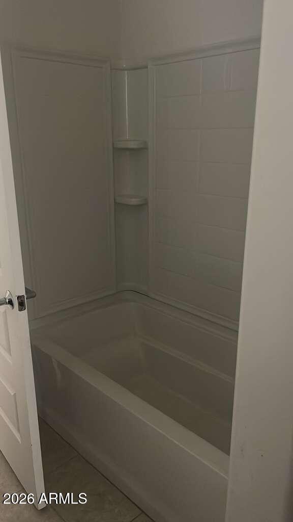 Building Photo - 1318 E Irwin Ave