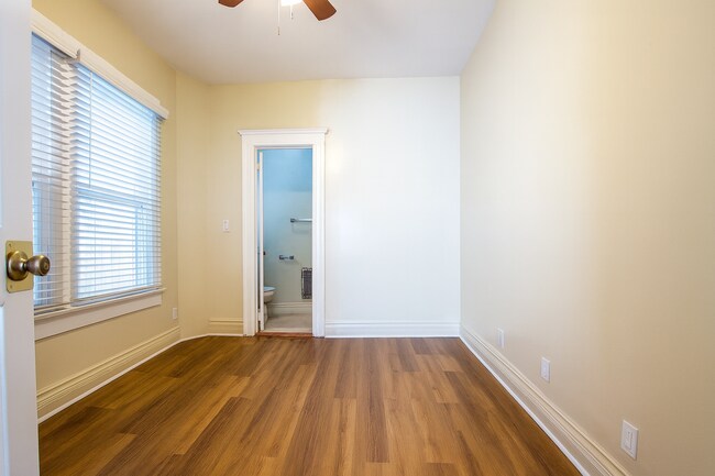 Building Photo - 3109 S Catalina St