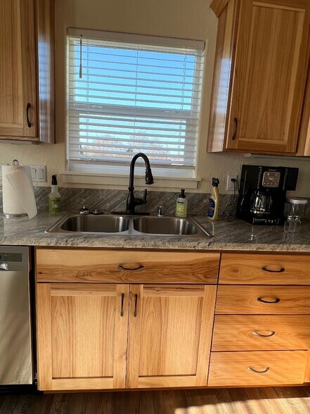 Building Photo - 1257 Q St