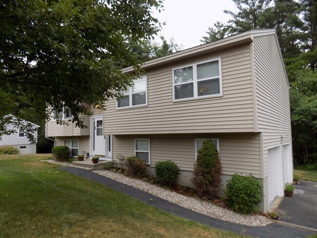 Building Photo - 53 Back River Rd