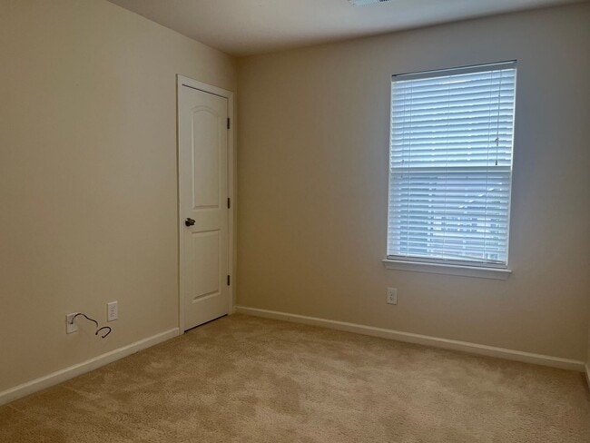Building Photo - Charming Knightdale Residence, Available Now!