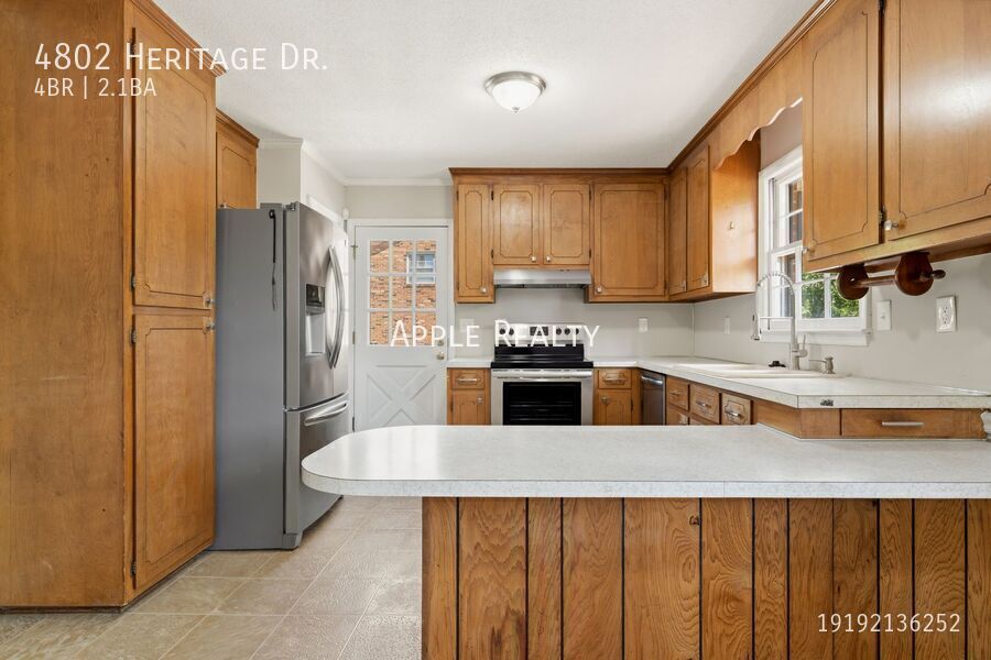 Building Photo - 4802 Heritage Dr