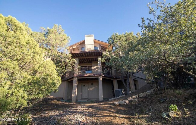 Building Photo - 270 Long