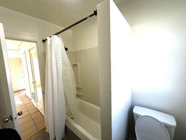 Building Photo - 2648