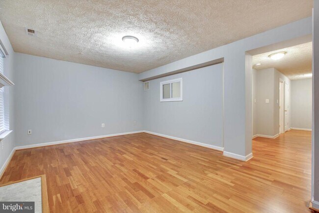 Building Photo - 3318 Hibiscus Ct
