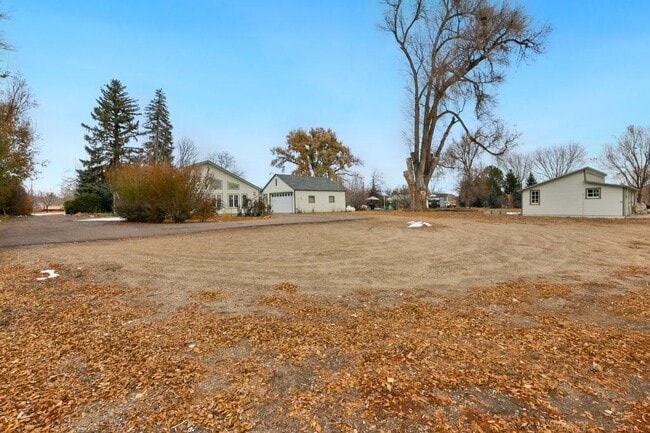 Building Photo - 2856 E 1st St