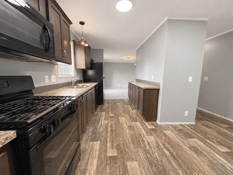 Building Photo - 11853 Cascade Cir