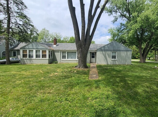 Primary Photo - 16002 Spaulding Ave