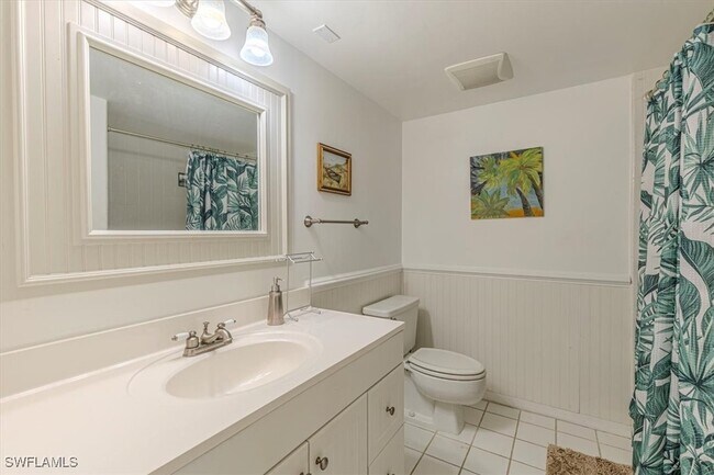 Building Photo - 4912 Tamiami Trl E