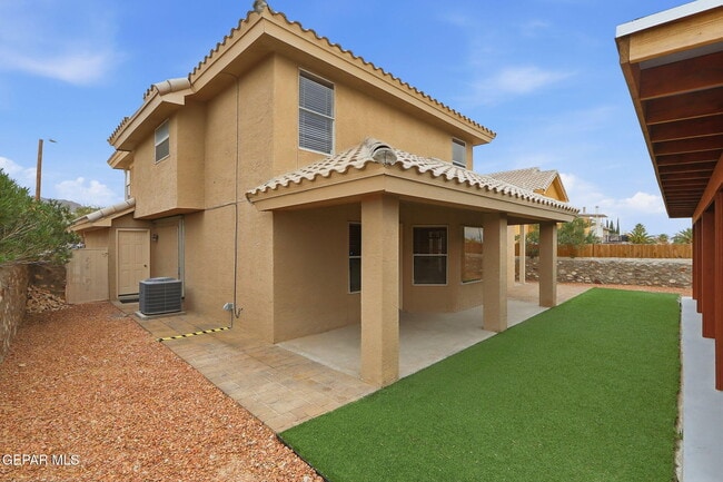 Building Photo - 1117 W Bend Ln