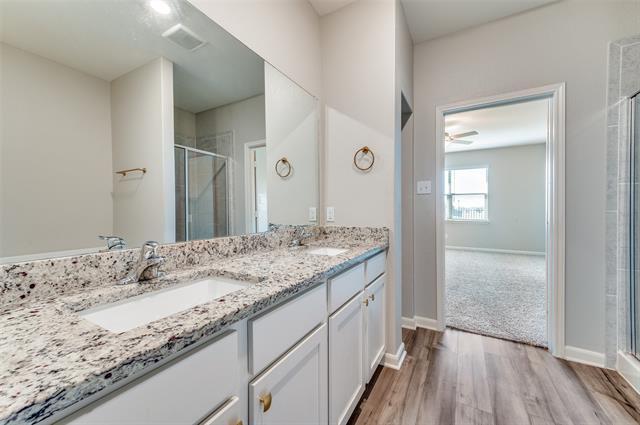 Building Photo - 421 Harbor Oaks Dr