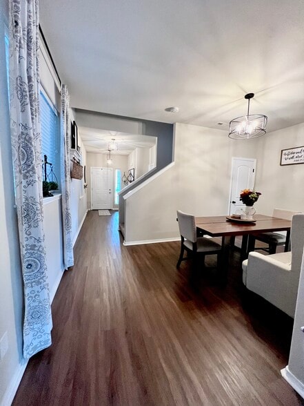 Formal Dining Room - 18121 76th Ave E