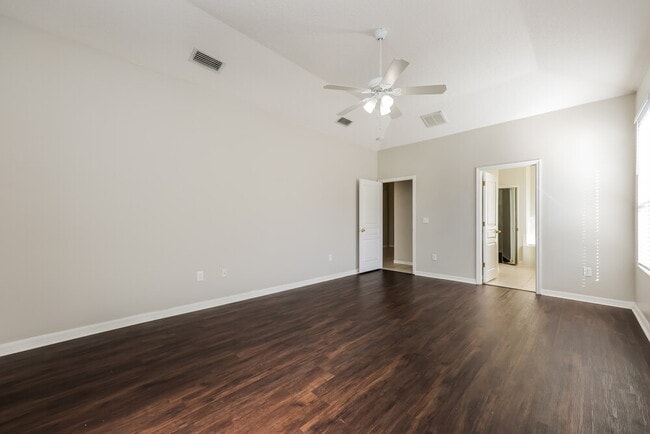 Building Photo - 8519 Parrots Landing Dr