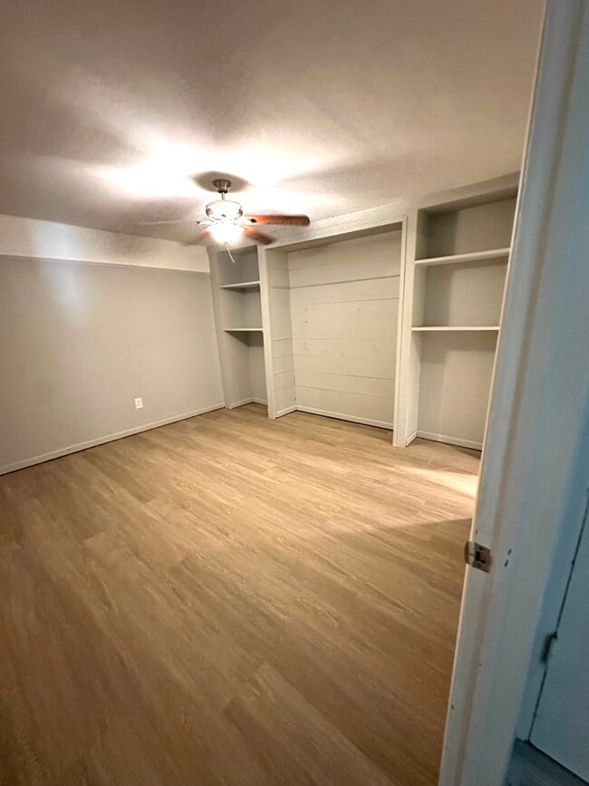 Building Photo - 1471 Cliff Ct