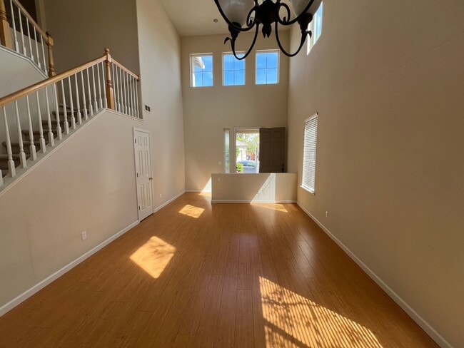 Building Photo - Excellent 2 Story House
