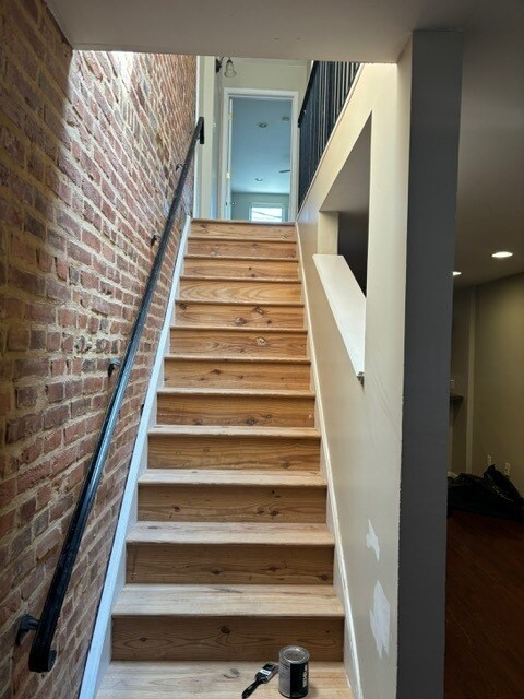 Building Photo - 2 Bedroom 2 Bathroom Rehabbed Home