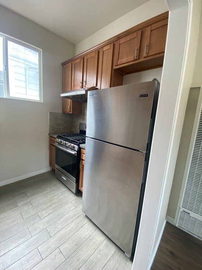 Building Photo - 676 19th St