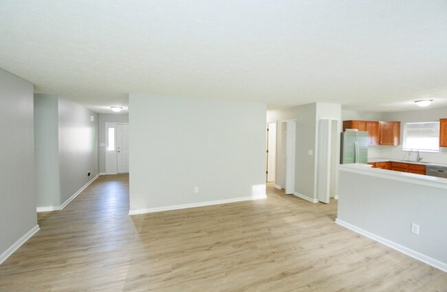 Building Photo - Updated Three Bedroom Single Family Home i...